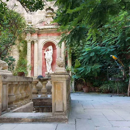 فندق مبيت وإفطار Casa Rocca Piccola 4*