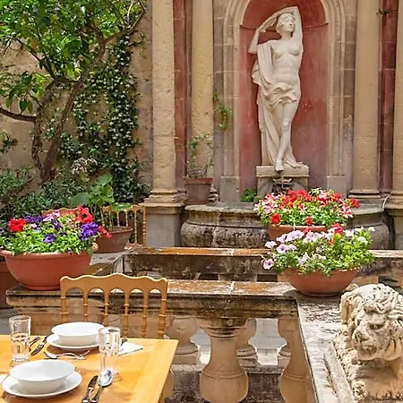 Casa Rocca Piccola 4*
