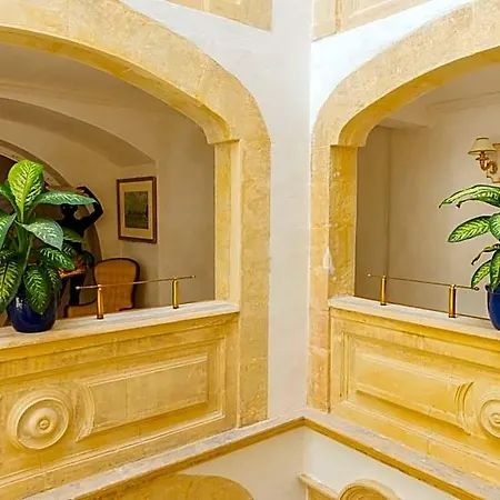 Bed & Breakfast Casa Rocca Piccola 4*
